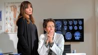Frühling – Sorgenvolle Blicke: Simone Thomalla als Katja Baumann, Caroline Ebner als Dr. Schneiderhahn