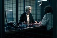 Time – Orla (Jodie Whittaker, li.) PO Martin (Lisa Millett, re.)