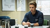 neoriginal: Countdown Copenhagen – Philip (Johannes Lassen) setzt mühsam die Mosaiksteinchen der bisherigen Ermittlungen zusammen.