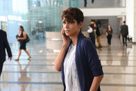 Extant – Weil sie eine Wanze an Sam angebracht hat, kann Molly (Halle Berry) alles mithören, was der ISEA-Chef zu Sam sagt. Endlich erfährt sie, warum ihre ehemals beste Freundin sie hintergangen hat ..