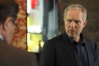 Tatort – Moritz Eisner mit dem Chef der Fremdenpolizei, Dr. Oskar Welt. Erwin Steinhauer (Dr. Oskar Welt), Harald Krassnitzer (Moritz Eisner).