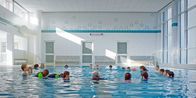 Seepferdchen – „Seepferchen“ begleitet die junge Irakerin Hanan als Schwimmlehrerin und erzählt beeindruckend einfühlsam von ihren traumatischen Fluchterlebnissen.