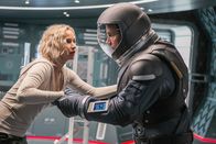 Passengers – Aurora Lane (Jennifer Lawrence), Jim Preston (Chris Pratt)