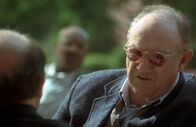 Heist - Der letzte Coup – Joe Moore (Gene Hackman) hat eine schöne junge Frau, man schuldet ihm Geld, er liebt seinen Beruf. Er ist ein Dieb. Sein Profi-Image bekommt einen Knacks, als er sich von einer Überwachungskamera filmen lässt.