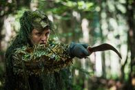 Maloney – Maloney Der letzte Tag Staffel 1 / Folge 5 Gewaltbereite Überlebenskünstler im Wald Jan Bülow als Pesche Regie: Michael Schaerer Produktion: C-Films AG Kamera: Tobias Dengler Drehbuch: Pascal Glatz Copyright: SRF/Pascal Mora