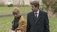 Die Erbschaft – Solveig Riis Grønnegaard (Lene Maria Christensen) und ihr neuer Mann Klaus (Henrik Birch).