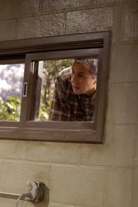 Two and a Half Men – Nachdem Berta gekündigt hat, hat Alan (Jon Cryer) einiges zu tun ...