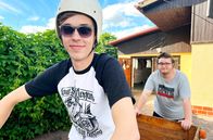 Die Simson-Bande – Arian und Max fahren gern mit dem alten Dreirad, einer umgebauten SR2