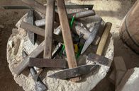 GEO Reportage – Das Steinmetzhandwerk hat Tradition: Die Werkzeuge haben sich im Laufe der Jahre kaum verändert.
