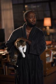 New Girl – Die Fernbeziehung mit Aly stellt Winston (Lamorne Morris) vor einige Herausforderungen ...