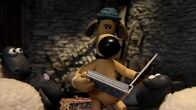 Shaun das Schaf – Bitzer liest den Schafen eine Geschichte vor. So ruhig diese Nacht beginnt, wird sie aber nicht bleiben.
