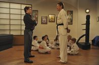 How I Met Your Mother – Als Ted eines Tages den Film "The Wedding Bride" im Kino sieht, bemerkt er, dass es dabei um sein Leben geht: Tony (Jason Lewis, vorne r.) und Jed (Chris Kattan, vorne l.) ...