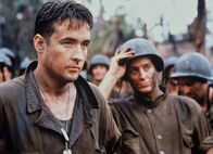 Der schmale Grat – Bereit für den Einsatz: John Cusack als Captain John Gaff (vorne, l.)