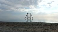 Lost Places - Geheime Welten – Einst war Salton Sea ein Urlaubsparadies der Mittelschicht Amerikas. Heute entdecken Künstler den sterbenden See für ihre Installationen – wie diese Schaukel.