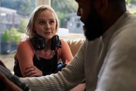 Dead Pixels – Meg (Alexa Davies) entdeckt zu spät, dass Freund Greg (Shaq B. Grant) ein toller Kerl ist.