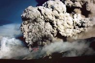 Schlafende Riesen - Die Macht der Vulkane – Vulkanausbrüche können gefährliche Gase in die Atmosphäre schleudern.