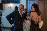 Der Kommissar und der See – Bernd Eschenbach (Peter Benedict) und Kim Lê (Nhung Hong Hoang)