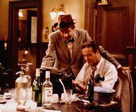 Extrablatt – Der Spitzenreporter Hildy Johnson (Jack Lemmon, r.) hat den Stress bei der Arbeit satt und würde seinen Job am liebsten an den Nagel hängen, doch das will sein Chef Walter Burns (Walter Matthau, l.) mit allen Mitteln verhindern ...