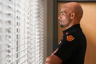 Station 19 – Station 19 Staffel 3 Folge 10 Denkt über seine Zukunft nach: Boris Kodjoe als Robert Sullivan