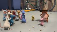 Die Muskeltiere – Luca hat gesehen, wie die Kehrmaschine das Buffet zerstört hat.