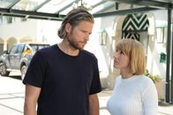 Die Bergretter – Bergretter Markus (Sebastian Ströbel) macht sich große Vorwürfe, dass Maike Pohlmann auf seiner Tour verschwunden ist. Kommissarin Jessika (Maxi Warwel) hilft ihm bei der Suche nach der Bergsteigerin.