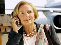 Das Traumhotel – Gut im Geschäft: Die Hotelbesitzerin Dorothee (Ruth Maria Kubitschek).