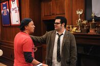 The Comedians – Billy Crystal (l.); Josh Gad (r.)