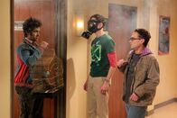 The Big Bang Theory – Ihre Freundschaft verläuft nicht immer harmonisch: Leonard (Johnny Galecki, r.), Sheldon (Jim Parsons, M.) und Rajesh (Kunal Nayyar, l.) ...