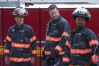 9-1-1: Lone Star – (v.l.n.r.) Owen Strand (Rob Lowe); Judd Ryder (Jim Parrack); Paul Strickland (Brian Michael Smith)