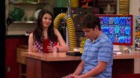 iCarly – Carly Shay (Miranda Cosgrove), Freddie Benson (Nathan Kress)