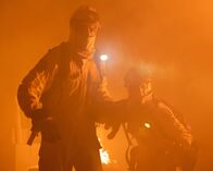 Station 19 – "Station 19", "Folge 27." Um ihren Kollegen in Los Angeles bei den Waldbränden zu helfen, macht sich die Mannschaft von Station 19 auf den Weg. Für alle ist es eine völlig neue Situation. Nach einer kurzen Einschulung vor Ort werden sie schon in den Einsatz geschickt. Sie sollen in einer Siedlung helfen, die Bewohner zu evakuieren. Aber schon bald kommt das Feuer gefährlich nahe!