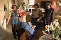 Baskets – (v.l.n.r.) Lea (Lea Catania); Christine Baskets (Louie Anderson); Julien (Julien Heron); Fabrice (Fabrice Martinez)