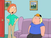 Family Guy – Lois Griffin (l.); Chris Griffin (r.)