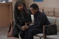9-1-1: Lone Star – Grace Ryder (Sierra Aylina McClain, l.); Denice Williams (Barbara Eve Harris, r.)