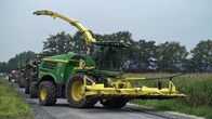 PS-Riesen im Einsatz - Landmaschinen – Ein Maishäcksler im Einsatz. Große und leistungsstarke Landmaschinen wie diese sind aus der heutigen Agrarwirtschaft nicht mehr wegzudenken.
