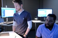 Atlanta Medical – Dr. Conrad Hawkins (Matt Czuchry, l.); AJ Austin (Malcom-Jamal Warner, r.)
