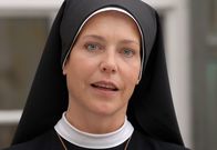 Um Himmels Willen – Staffel 7: Hanna (Janina Hartwig) feilsch mit Wöller.