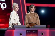 Quizduell-Olymp – Die Kandidatinnen des Teams "Laufsteg": Franziska Knuppe (l.) und Eva Padberg (2.v.l.), beide Models.