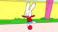 Simon – Beim Fußballspielen fühlt sich Simon schon vor Spielbeginn als sicherer Champion.