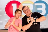 1, 2 oder 3 – Yogalehrerin Tanja Mairhofer ist heute zu Gast und zeigt Elton die Tricks, um den Alltagsstress zu vergessen.