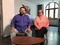 Münchens große Straßen – In der Schillerstraße ist die höchste Hoteldichte in ganz Europa. Dr. Rainer Mauer und Nathalie Menne betreiben das Hotel Brunnenhof.