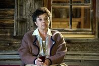 Der Bergdoktor – Lisbeth Gruber (Monika Baumgartner) kann die Ruhe auf dem Hof nicht so recht genießen.