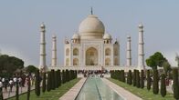 Wunderwerke der Weltgeschichte – Von Weitem wirken die vier Minarette gerade. Doch sie sind mit einer leichten Schieflage nach Außen errichtet worden – vermutlich, damit sie bei einem Einsturz nicht das Hauptgebäude beschädigen.