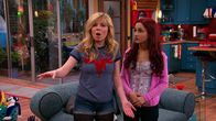 Sam & Cat – L-R: Sam Puckett (Jennette McCurdy), Cat Valentine (Ariana Grande)