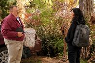 Brooklyn Nine-Nine – Scully (Joel McKinnon Miller, l.); Rosa Diaz (Stephanie Beatriz, r.)