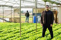 Gomorrha - Die Serie – Gennaro (Salvatore Esposito) auf dem Anwesen seines Onkels Gerlando Levante.