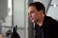 Polizeiruf 110 – Kriminalhauptkommissar Vincent Ross (André Kaczmarczyk) leitet die Ermittlungen im Rahmen eines Tötungsdelikts an der deutsch-polnischen Grenze.