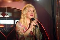 Vier Frauen und ein Todesfall – Uwe Ochsenknecht (Candy Darling/Mischa).