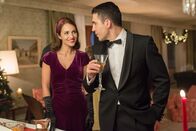 Velvet – Ana Rivera (Paula Echevarría, l.); Alberto Márquez (Miguel Ángel Silvestre, r.)