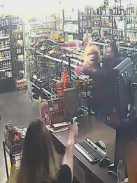 Arabellas Crime Time - Verbrechen im Visier – Ashley Threatening To Shoot While Attacker Wrestles With Tina